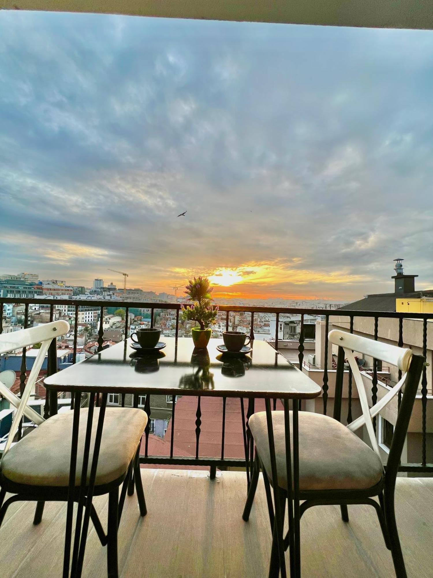 Taksim Larissa Hotel Suites Estambul Exterior foto